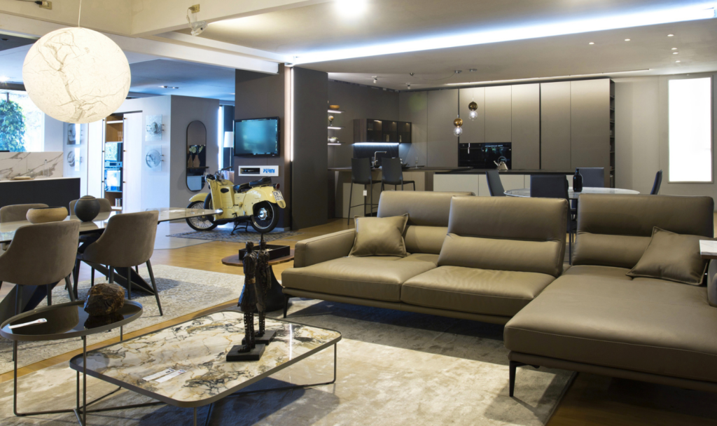 Showroom negozio di arredamento Cremona